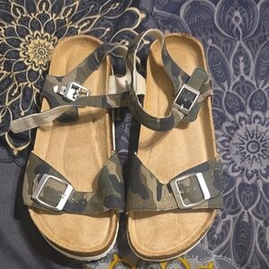 NWOT Camouflage Women's Sandals